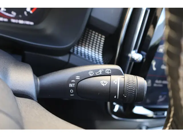 Volvo XC40 1.5 T3 R-Design 2020 Benzine 24