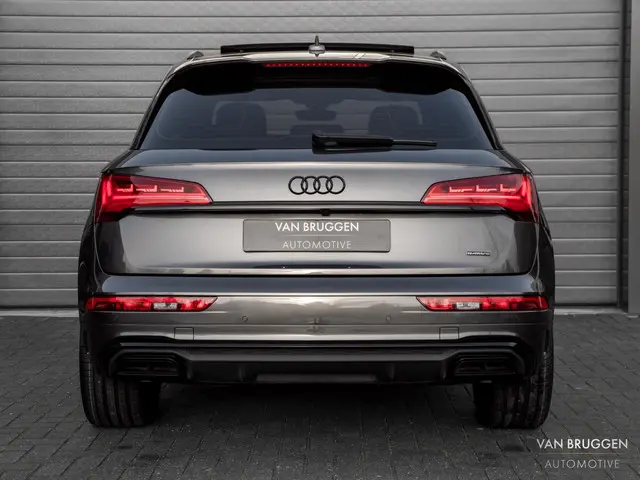 Audi Q5 55 TFSI e quattro S-Line 2022 Hybride Benzine 8