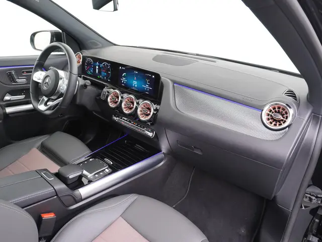 Mercedes-Benz EQA 250 67 kWh 2023 Elektrisch 43