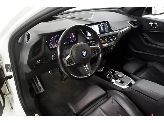 BMW 1 Serie 120iA M-Sport+ 2023 Benzine 21