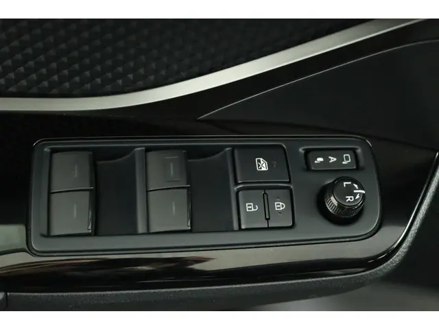 Toyota C-HR 1.8 Hybrid Dynamic 2023 Hybride Benzine 29