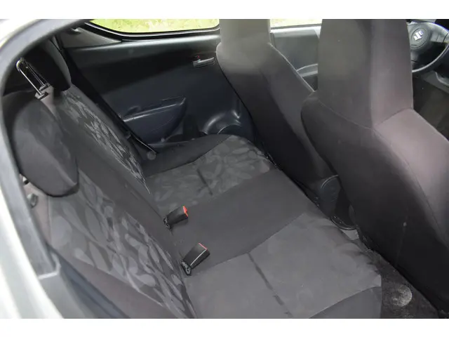 Suzuki Alto 1.0 Exclusive 2012 Benzine 18