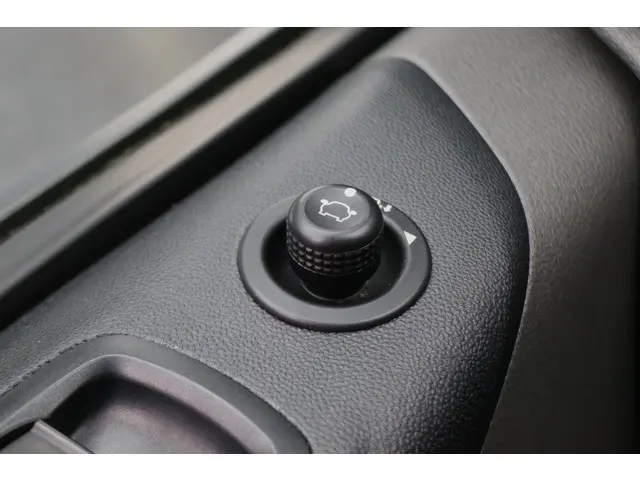 Ford Transit Custom 300 2.0 TDCI L2H1 DC 2020 Diesel 36