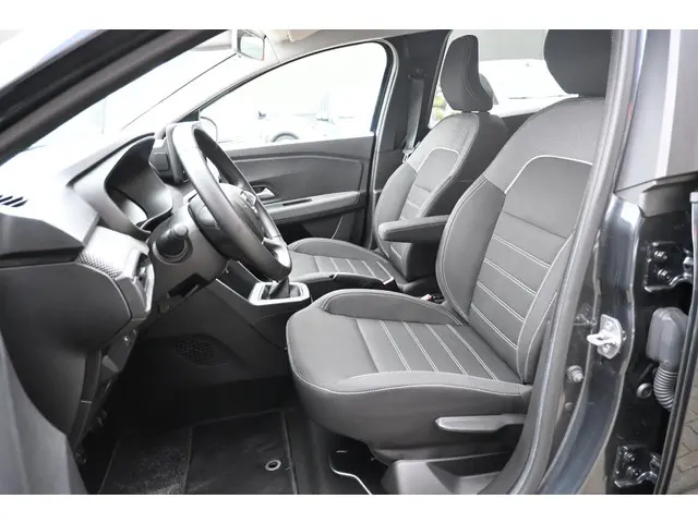 Dacia Jogger TCe 110 Comfort 2022 Benzine 12