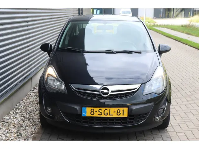 Opel Corsa 1.4-16V Berlin | 5 drs | Airco | NAP 2013 Benzine 5