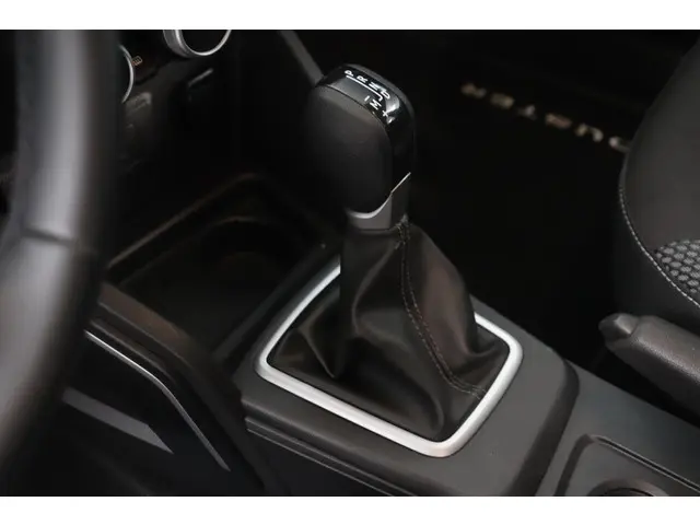 Dacia Duster 1.3 TCe 150 Journey EDC 2023 Benzine 24