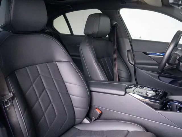 BMW i5 eDrive40 2024 Elektrisch 10