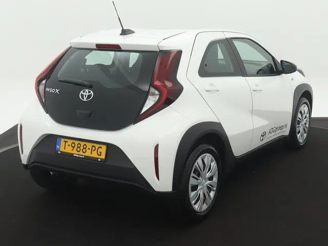 Toyota Aygo X 1.0 VVT-i MT Play 2023 Benzine 12