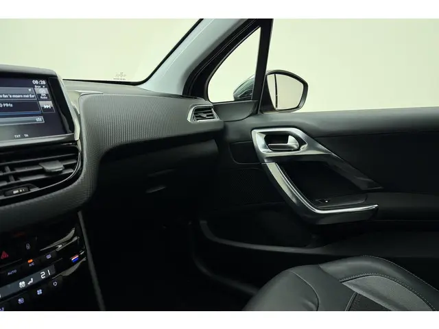 Peugeot 2008 1.2 PureTech Allure 2016 Benzine 29