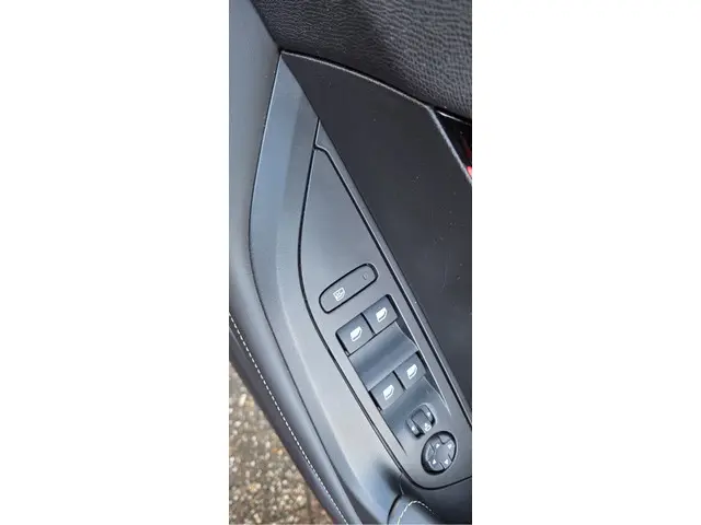 Peugeot 2008 1.2 PureTech GT Pack 2021 Benzine 13