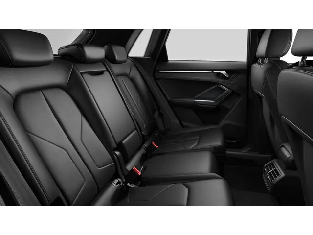 Audi Q3 45 TFSI e S edition 2021 Hybride Benzine 4