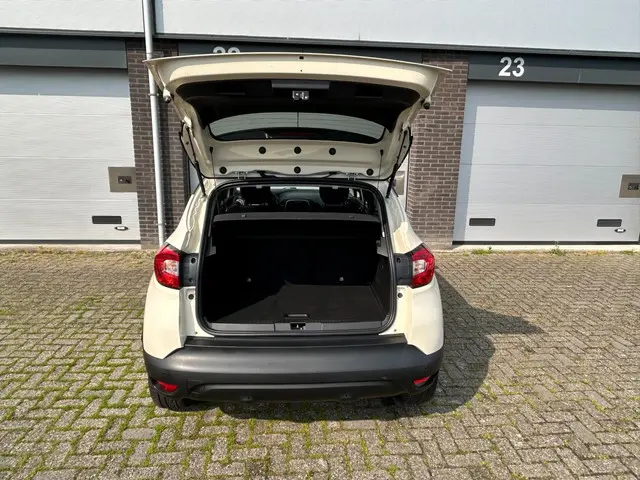 Renault Captur 0.9 TCe Expression 2014 Benzine 12