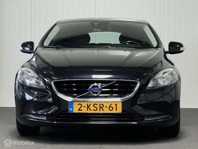 Volvo V40 1.6 D2 Kinetic [ NAP navigatie pdc ] 2013 Diesel 4