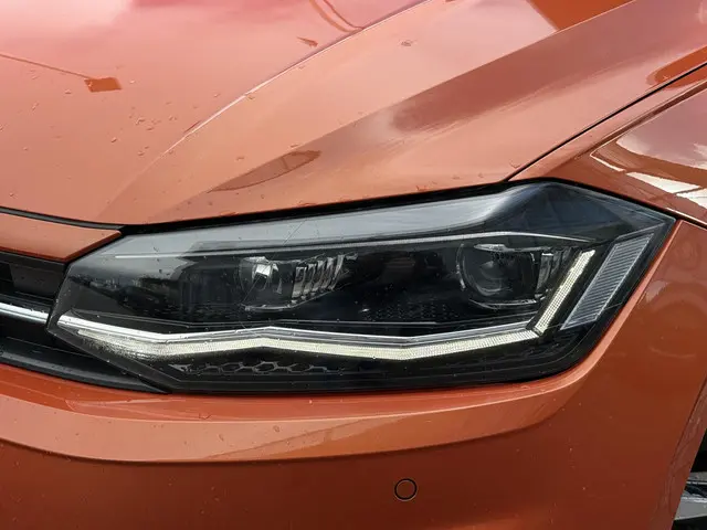 Volkswagen Polo 1.0 TSI Highline DSG 2018 Benzine 25