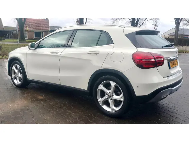 Mercedes-Benz GLA 3