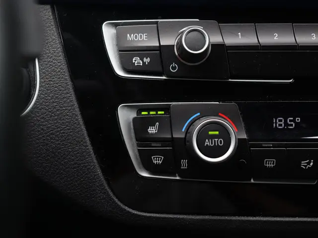 BMW 1 Serie 3-deurs 116i 2018 Benzine 16