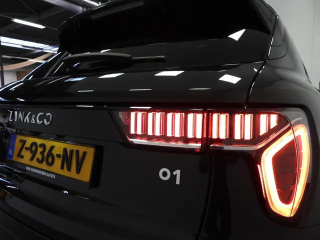 Lynk & Co 01 1.5 PHEV BlackEdition 2024 Hybride Benzine 38