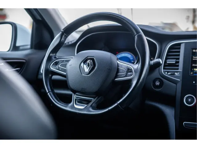 Renault Mégane TCe 130 Bose 2016 Benzine 44