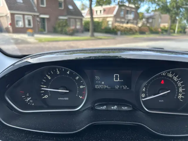 Peugeot 208 1.2 Airco en parkeerhulp 2018 Benzine 8