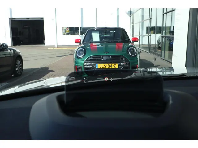 MINI Countryman Cooper SE ALL4 2021 Hybride Benzine 13