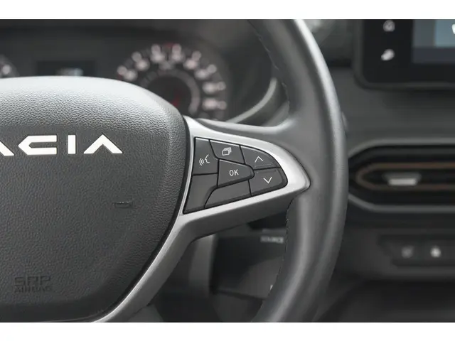 Dacia Jogger TCe 110 Extreme 2025 Benzine 37