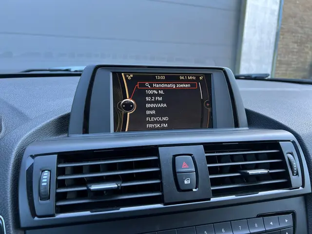 BMW 1 Serie 114i Business+ | Airco + 5-Drs | 2013 Benzine 16