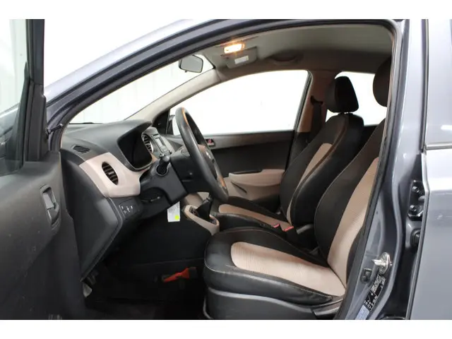 Hyundai i10 1.0i i-Motion 2014 Benzine 13