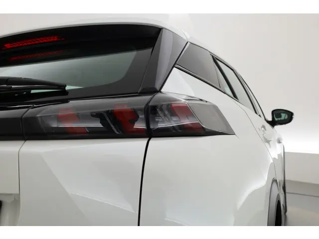 Peugeot e-2008 EV Active 50 kWh 2020 Elektrisch 27