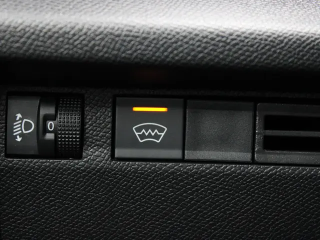 Citroën C4 HYBRID 145 BUSINESS 2025 Hybride Benzine 18