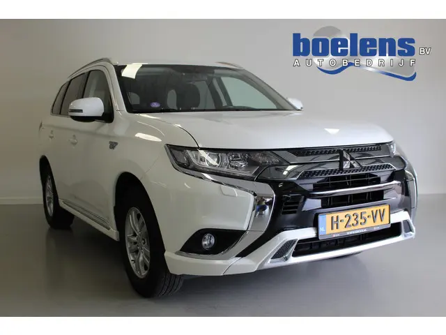Mitsubishi Outlander 2.4 PHEV Pure 2020 Hybride Benzine