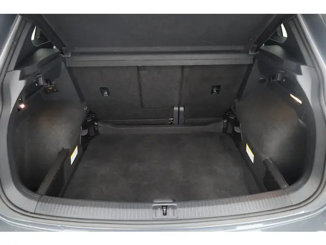 Volkswagen Tiguan 1.5 TSI R-Line DSG 2021 Benzine 30