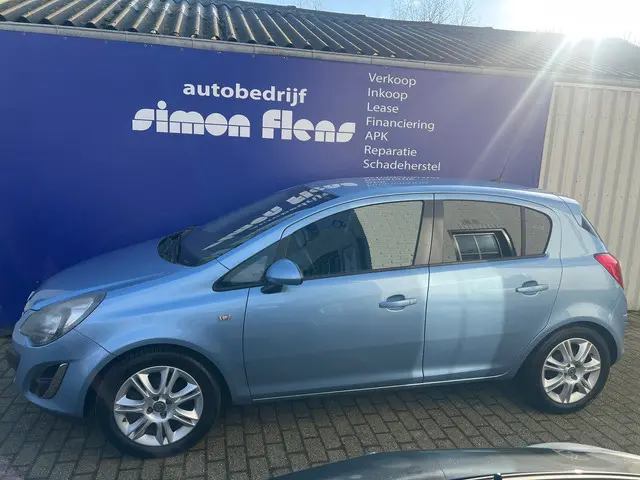 Opel Corsa 1.2-16V BlitZ 2014 Benzine 4