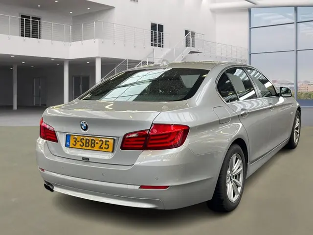 BMW 5 Serie 520i // NL PRIJS 14499 // Nieuwe APK 2013 Benzine 5
