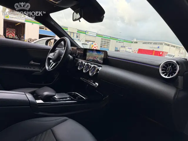 Mercedes-Benz CLA 180 AMG Line 2023 Benzine 7