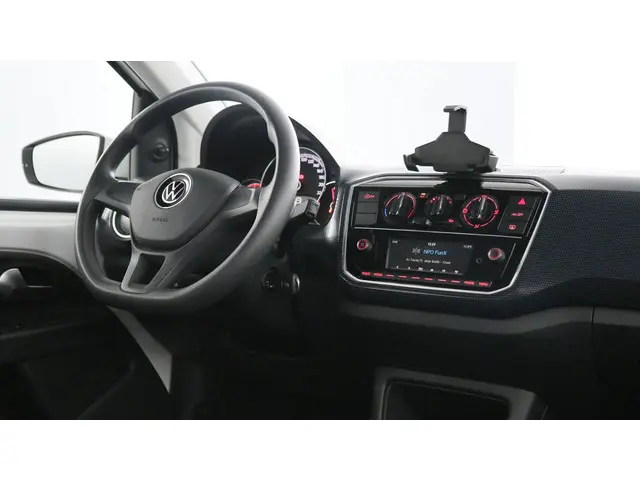 Volkswagen up! 1.0 65pk 2023 Benzine 18