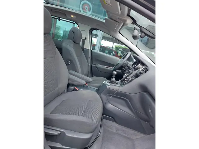Peugeot 5008 1.2 PureTech Style 7p. 2016 Benzine 17