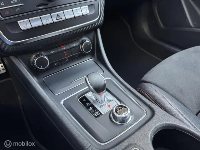 Mercedes-Benz A-Klasse AMG 45 4MATIC 2016 Benzine 12