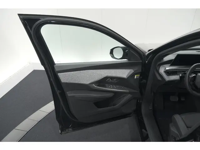 Peugeot 5008 1.2 Hybrid 136 Allure 2025 Hybride Benzine 62