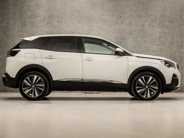 Peugeot 3008 1.2 PureTech Premium Sport 2020 Benzine 4