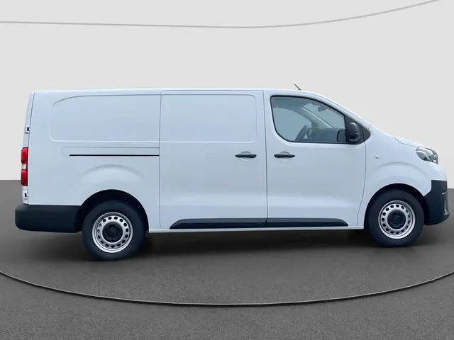 Toyota ProAce Worker 2.0 D-4D Live Long 2023 Diesel 8