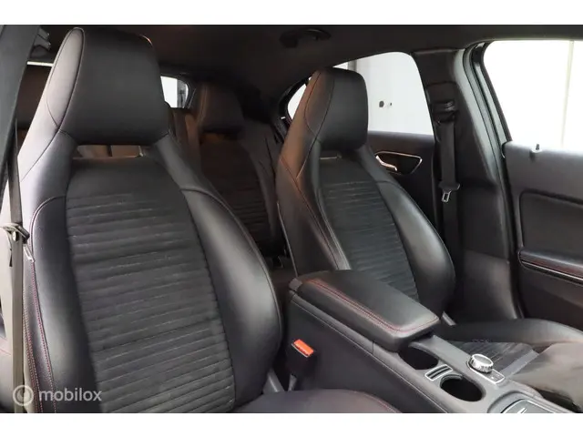 Mercedes-Benz A-Klasse 160 AMG-LINE 2017 Benzine 10