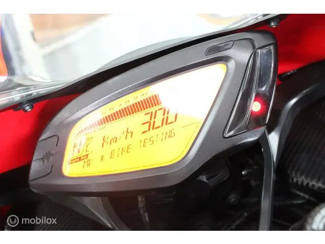 MV Agusta F3 800 EAS RC edition 2015 Benzine 4