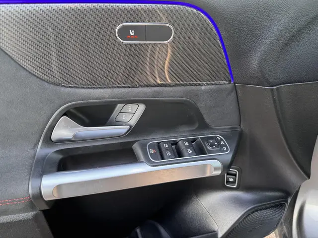 Mercedes-Benz GLB 250 4MATIC Premium Plus 2020 Benzine 13