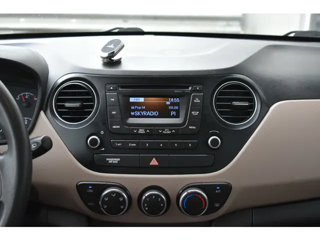 Hyundai i10 1.0i i-Motion 2014 Benzine 15