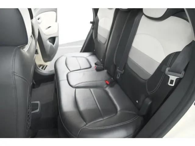 Renault Captur TCe 120 EDC Initiale Paris 2017 Benzine 35