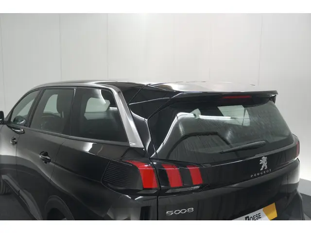Peugeot 5008 PureTech 130 EAT8 Active Pack 2023 Benzine 22