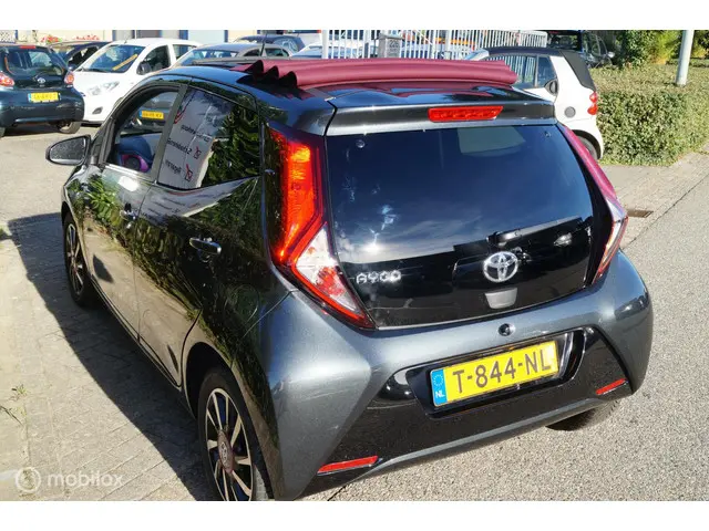 Toyota Aygo 1.0 VVT-i x-clusiv met open dak 2020 Benzine 7