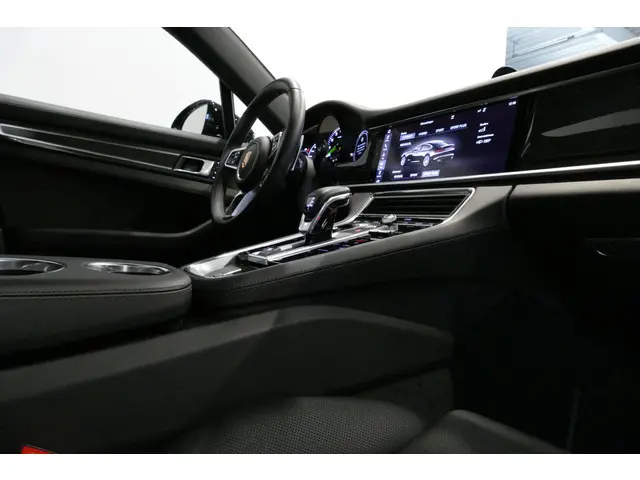 Porsche Panamera 2.9 4 E-Hybrid 2017 Hybride Benzine 30