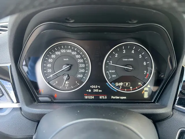 BMW X1 XDrive25i PANO,AUTOMAAT,PDC 2017 Benzine 23