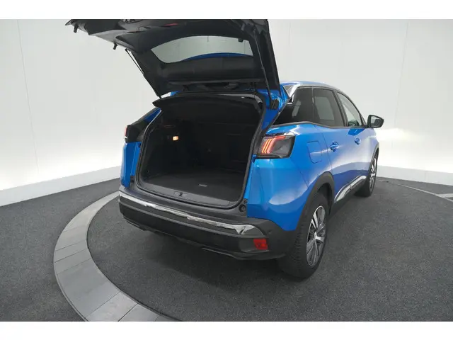 Peugeot 3008 PureTech 130 EAT8 Allure 2022 Benzine 63